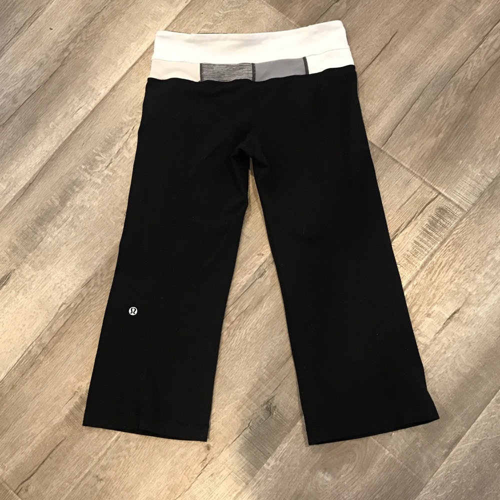 Lululemon Capri leggings yoga athletic wear 4